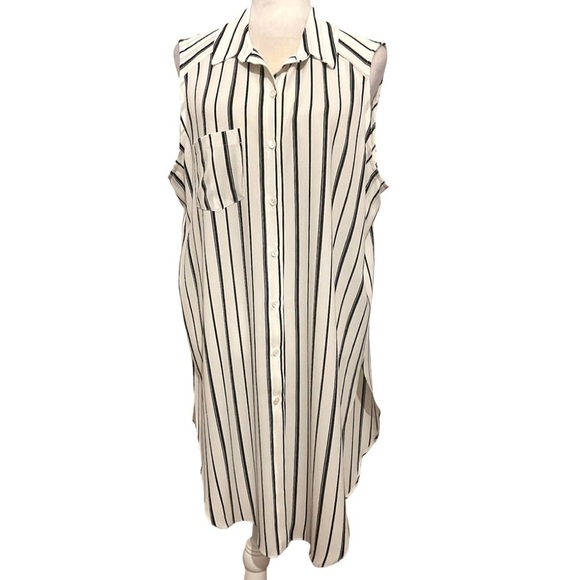 Sleeveless Striped Button-Down Top - Picture 3 of 8